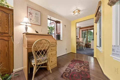 Entry Way - 195 Cornwall Ln, Irondequoit, NY 14617 photo 3 of 3