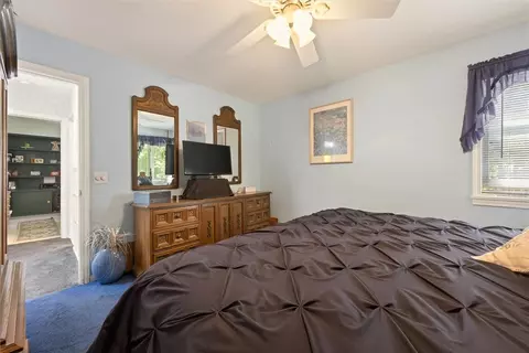 Bedroom - 195 Cornwall Ln, Irondequoit, NY 14617 photo 1 of 3
