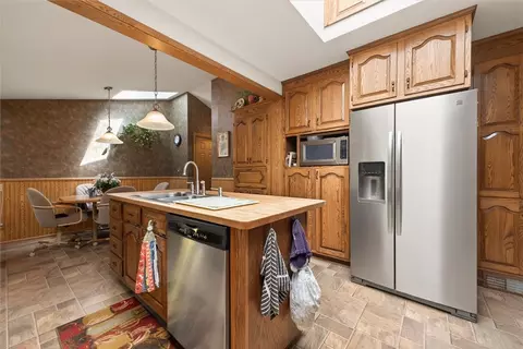 Kitchen - 195 Cornwall Ln, Irondequoit, NY 14617 photo 2 of 2