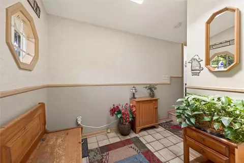 Entry Way - 195 Cornwall Ln, Irondequoit, NY 14617 photo 2 of 3