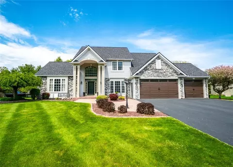 746 Hailey Dr, Webster, NY 14580