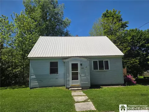 123 Pearl St, Springville, NY 14141