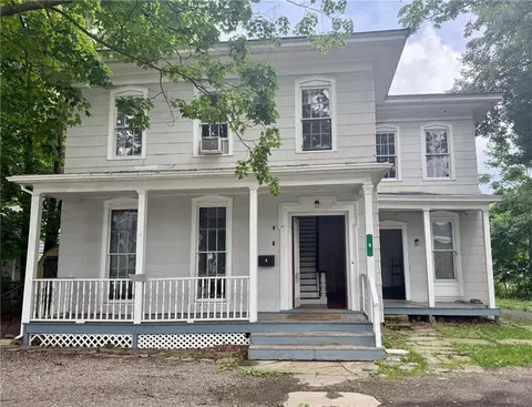 8 W Washington St, Bath, NY 14810