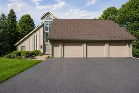 11 Scr Ln, Victor, NY 14564