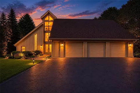 11 Scr Ln, Victor, NY 14564