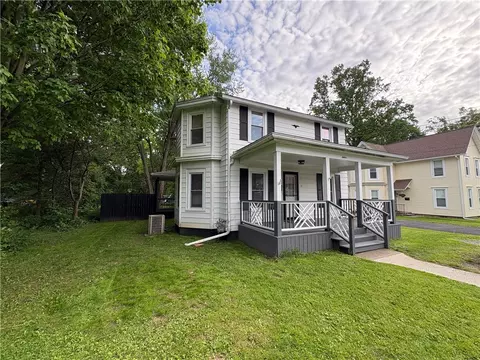 12 South St, Clifton Springs, NY 14432