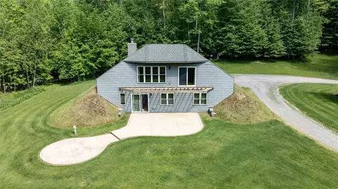 7121 Pittsford Palmyra Rd, Perinton, NY 14450