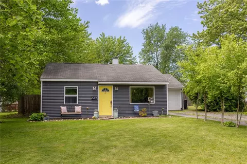 17 Amherst Rd, Waterloo, NY 13165