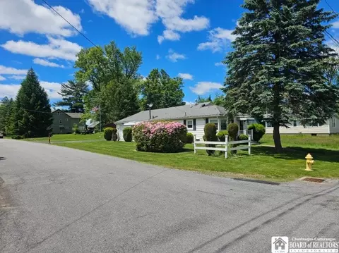 40 Fredrick Blvd, Ellicott, NY 14701