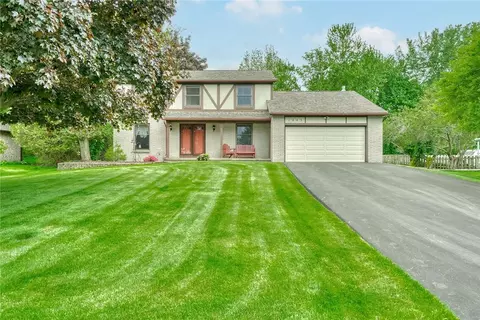 1443 Loughton Dr, Webster, NY 14580