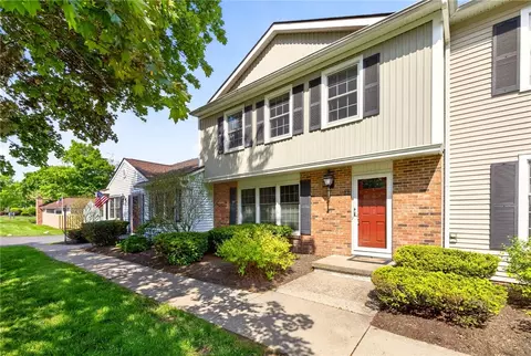 80 New Wickham Dr, Penfield, NY 14526