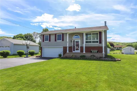 45 Crestview Dr W, Southport, NY 14871