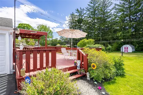 Exterior - 367 Walzer Rd, Irondequoit, NY 14622 photo 8 of 16