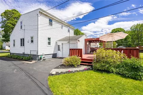 Exterior - 367 Walzer Rd, Irondequoit, NY 14622 photo 6 of 16