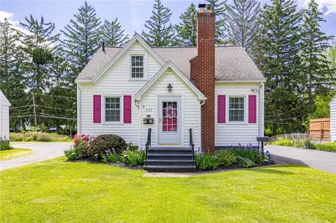 367 Walzer Rd, Irondequoit, NY 14622