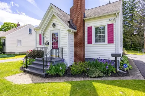 Exterior - 367 Walzer Rd, Irondequoit, NY 14622 photo 4 of 16