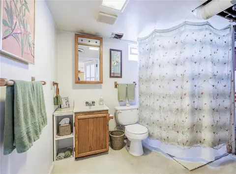 Bath - 367 Walzer Rd, Irondequoit, NY 14622 photo 4 of 4