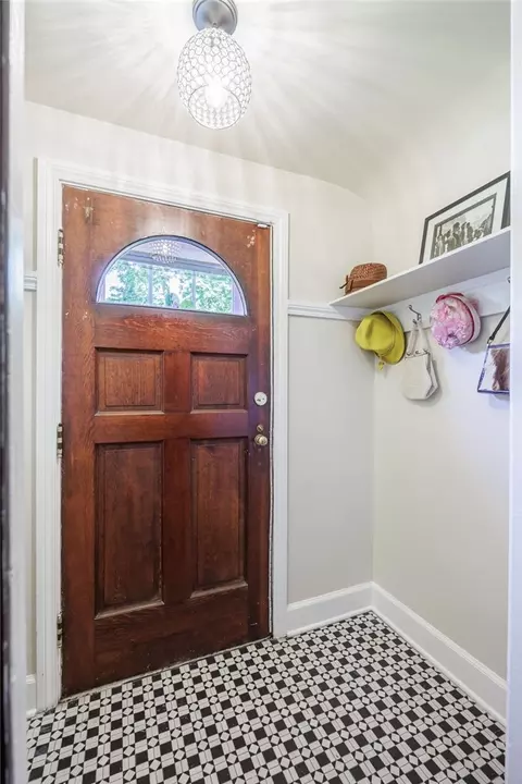 Entry Way - 367 Walzer Rd, Irondequoit, NY 14622 photo 1 of 2