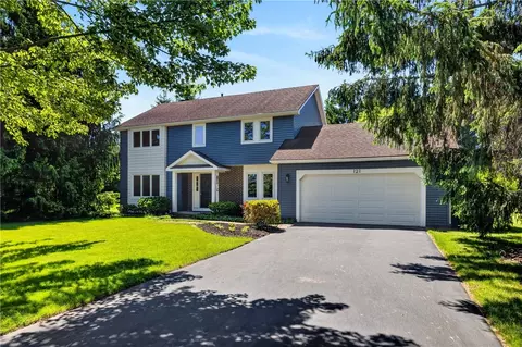 121 Caversham Woods, Pittsford, NY 14534