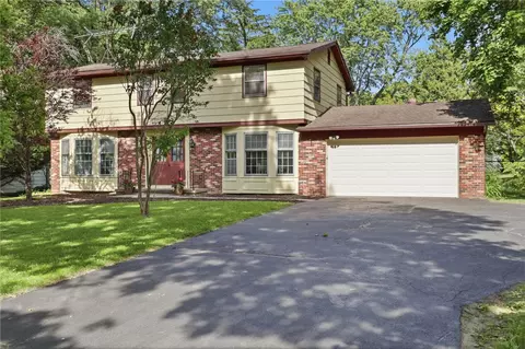 40 Harper Dr, Pittsford, NY 14534