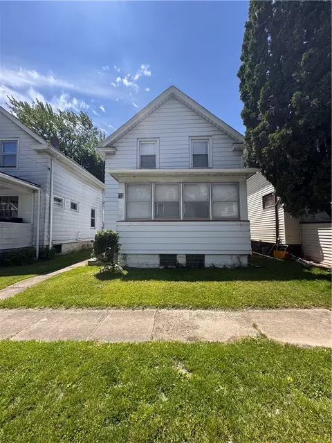13 Willow St, Rochester, NY 14606