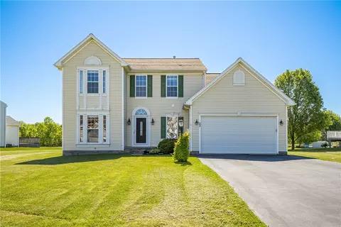 22 Trestle Trl, Chili, NY 14514