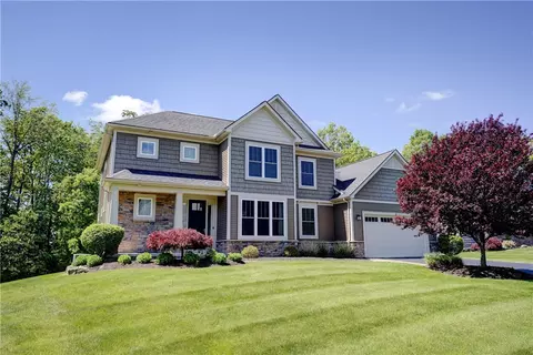 5 Camellia Rise Rise, Perinton, NY 14450