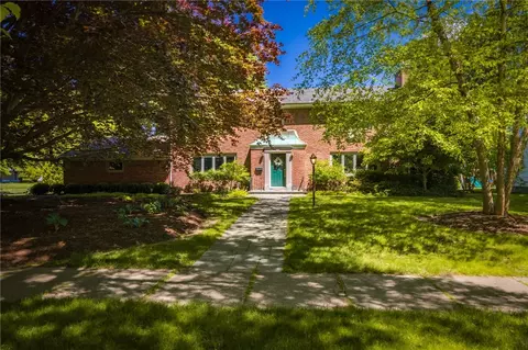 170 Edgemoor Rd, Rochester, NY 14618