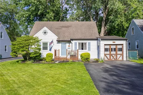 118 Duxbury Rd, Greece, NY 14626
