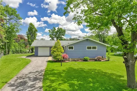 59 Beekman Pl, Brighton, NY 14620