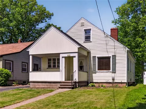 81 Camden St, Rochester, NY 14612