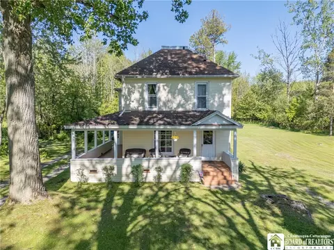 12210 Hanford Rd, Hanover, NY 14136