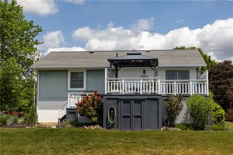 Exterior - 10 Mountview Rd E, Bath, NY 14810 photo 8 of 9