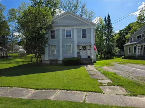 16 Dolbeer St, Perry, NY 14530