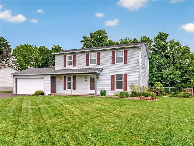 43 Fontana Ln, Greece, NY 14612