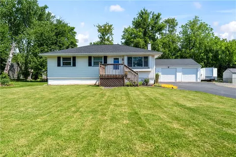18 Chester Ave, Chili, NY 14623