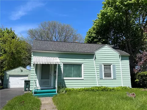 304 Ashwood Dr, Rochester, NY 14609