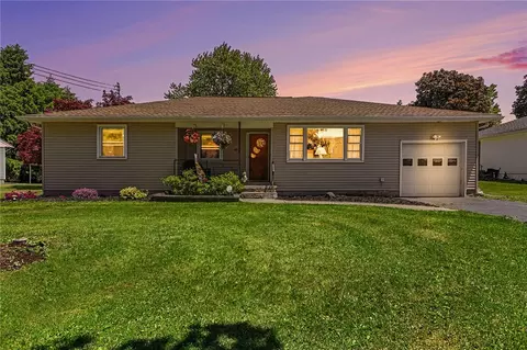 49 Sackett St, Seneca Falls, NY 13148
