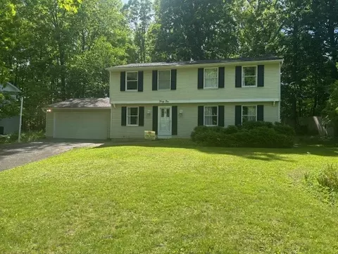 41 S Ridge Trl, Perinton, NY 14450
