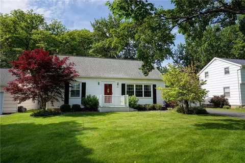 155 Lake Meadow Dr, Greece, NY 14612
