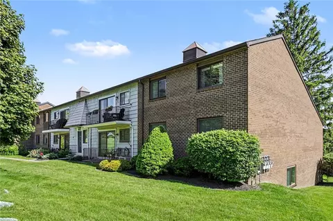 1 High Gate #8, Perinton, NY 14450