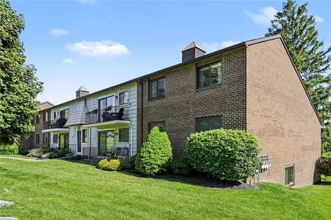 1 High Gate #8, Perinton, NY 14450