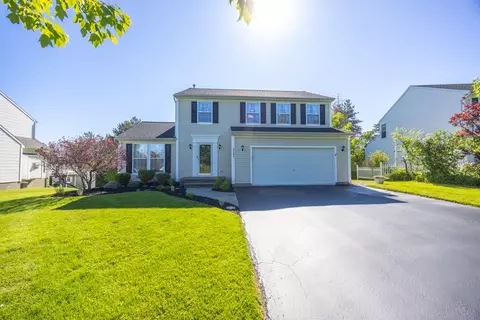 3241 White Pine Ln, Macedon, NY 14502