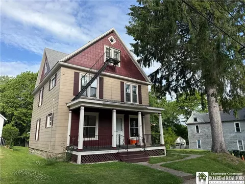 18 Linwood Ave, Jamestown, NY 14701
