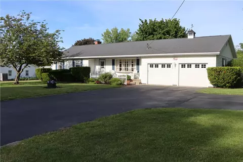 6856 Maple Ave, Sodus, NY 14551