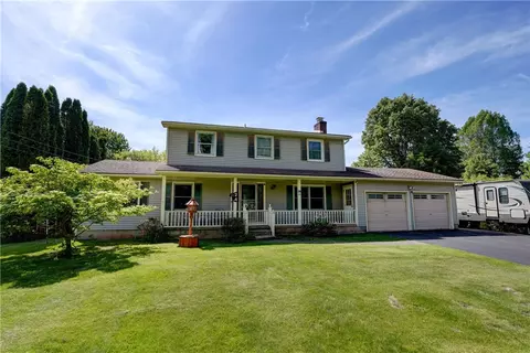 24 Trefoil Ln, Sweden, NY 14420