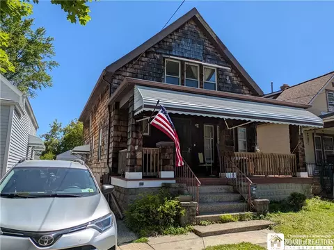 28 Oschawa Ave, West Seneca, NY 14210