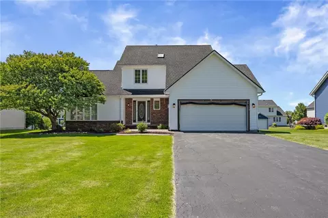 131 Windmill Trl, Ogden, NY 14624