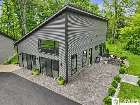 14075 Mill St, Springville, NY 14141
