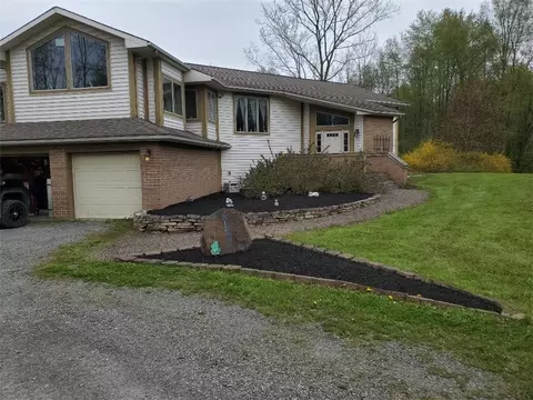 16711 4th Section Rd, Holley, NY 14470